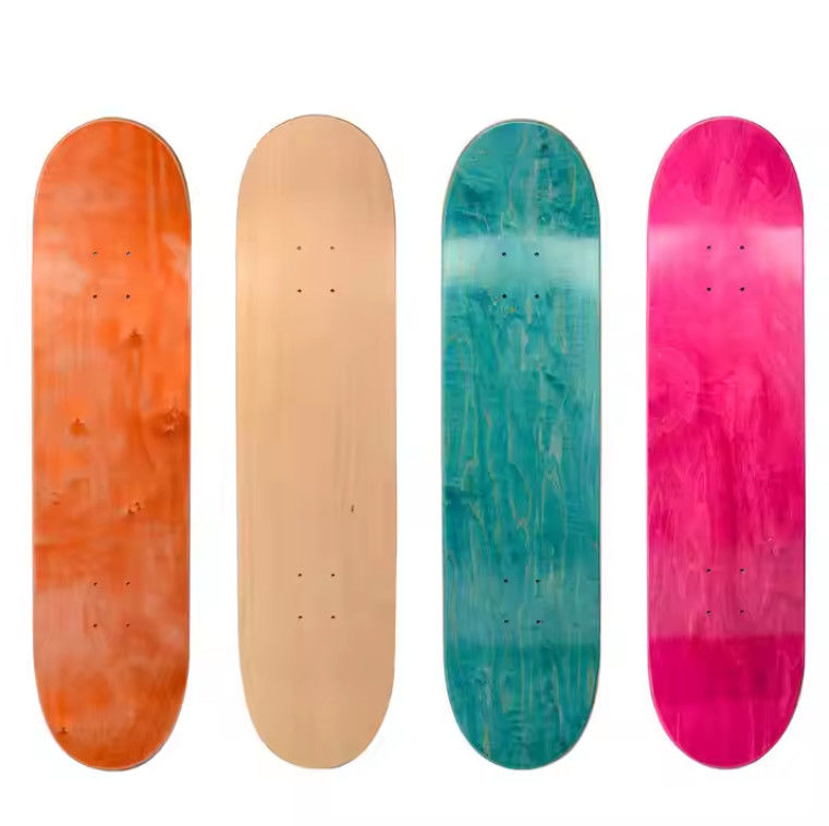สีที่สามารถปรับแต่งได้ 7Ply Skateboard With Polyurethane Wheel สะอาดต่อสิ่งแวดล้อม